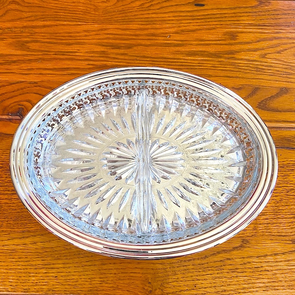 Oneida - Silver Glass Ridgewood Oval Gallery Tray - Picture 3 of 9